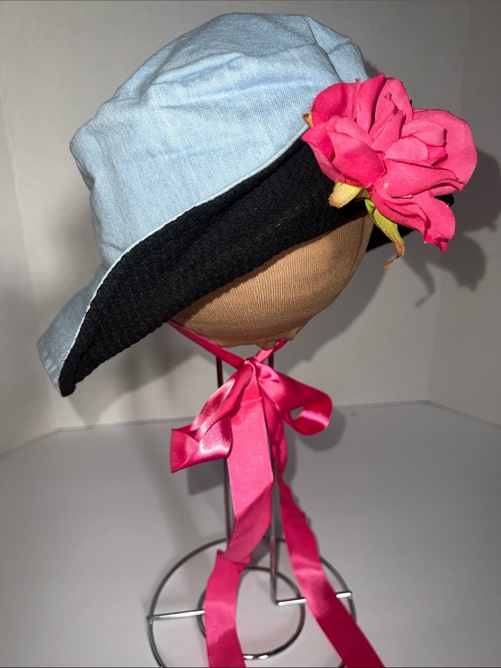 Two-Tone Wide Brim Denim Hat with Pink Flower and Satin Ties​ - Picture 2 of 3